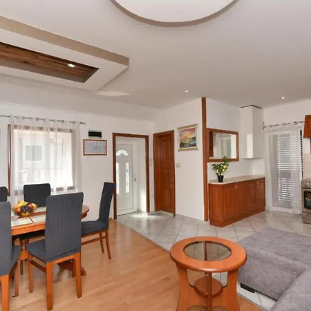 Sunset - Two Bedroom 3 *